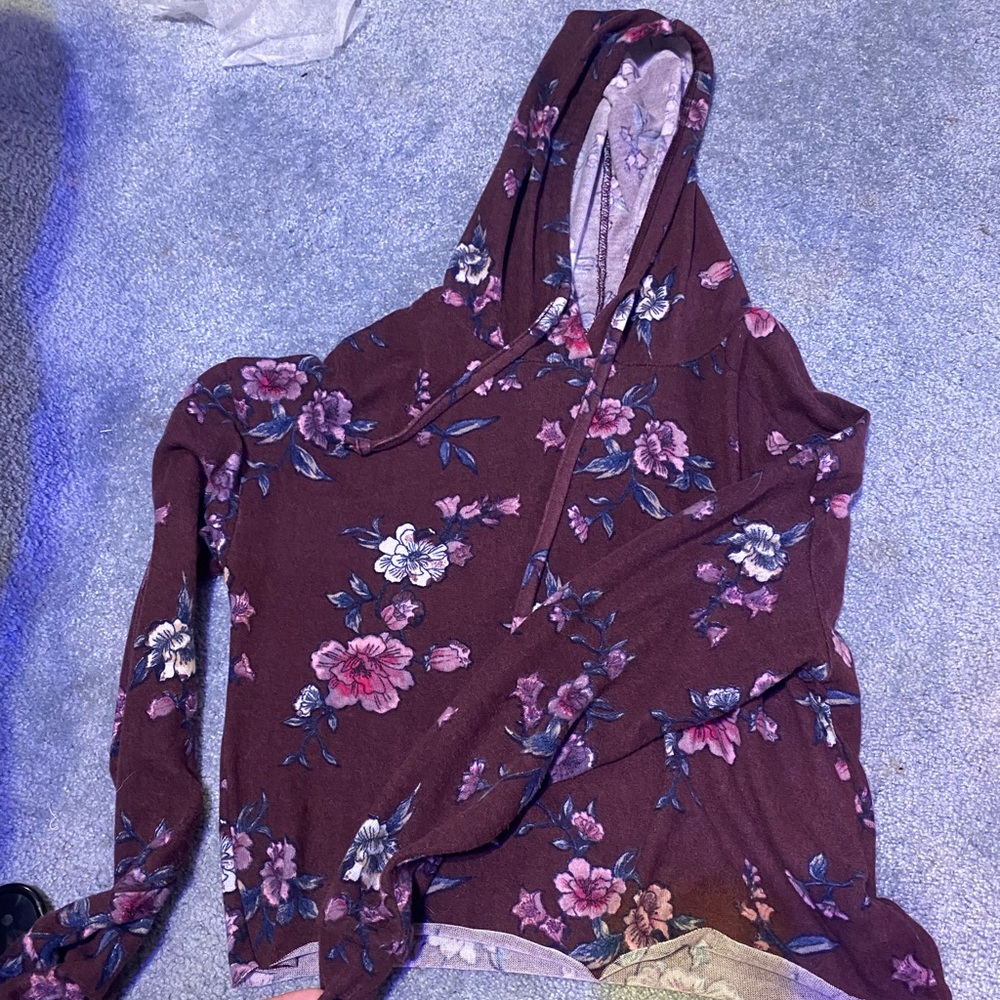 Long sleeve hooded crop top